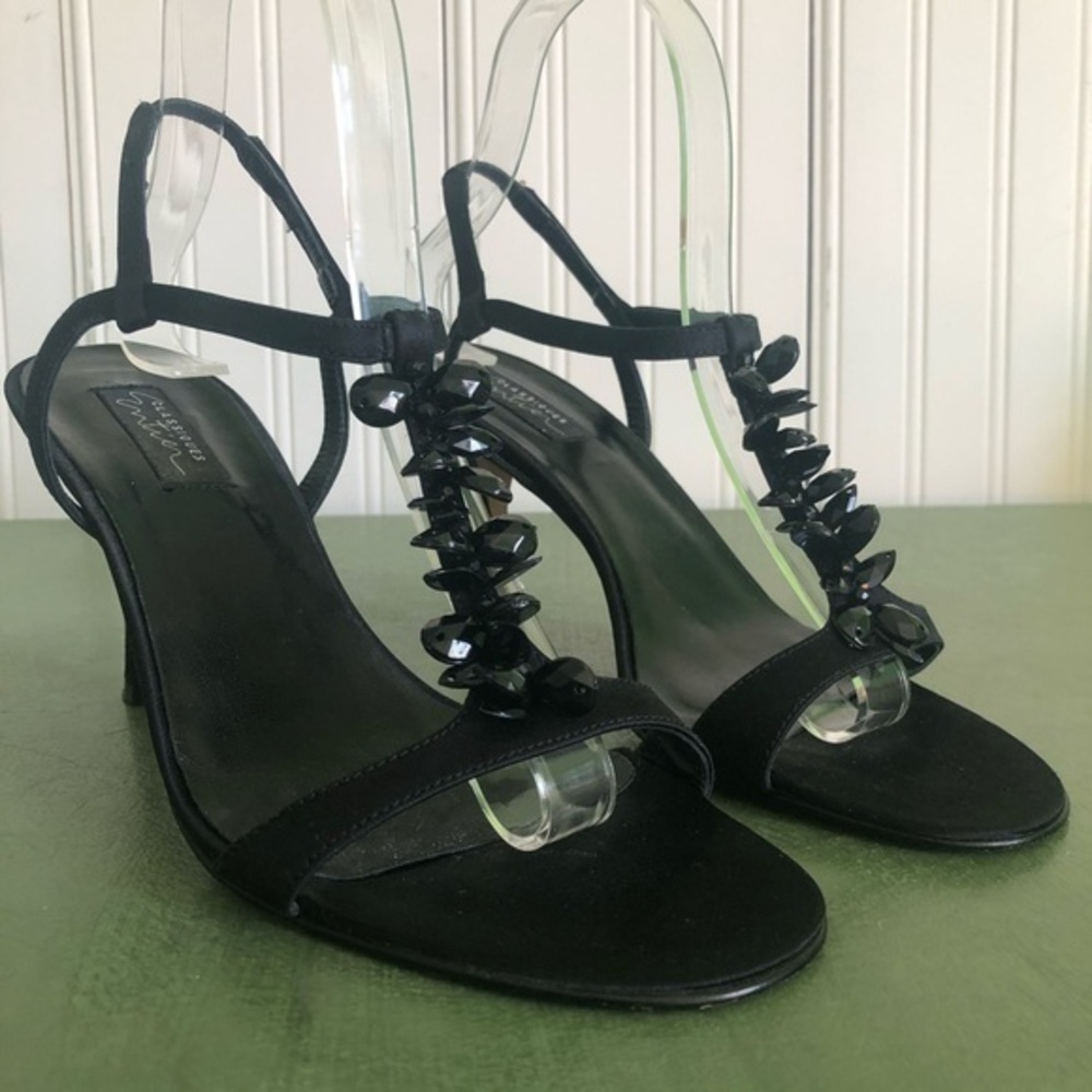 Classiques Entier Embellished Vamp Heels *ITALY*